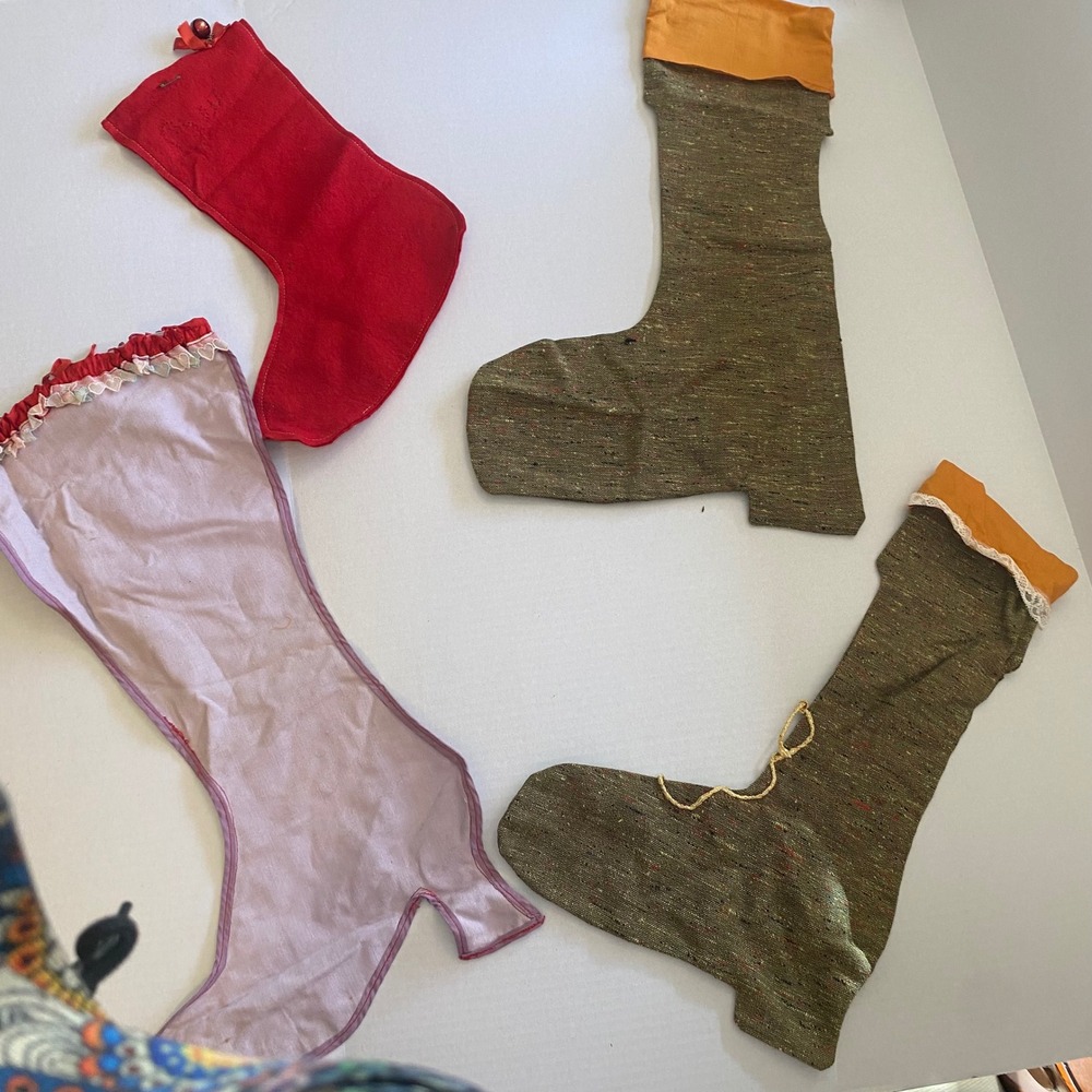 Set Of 4 Vintage Christmas Stockings Red Green‎ Pink Holiday Decor  1940's-50s